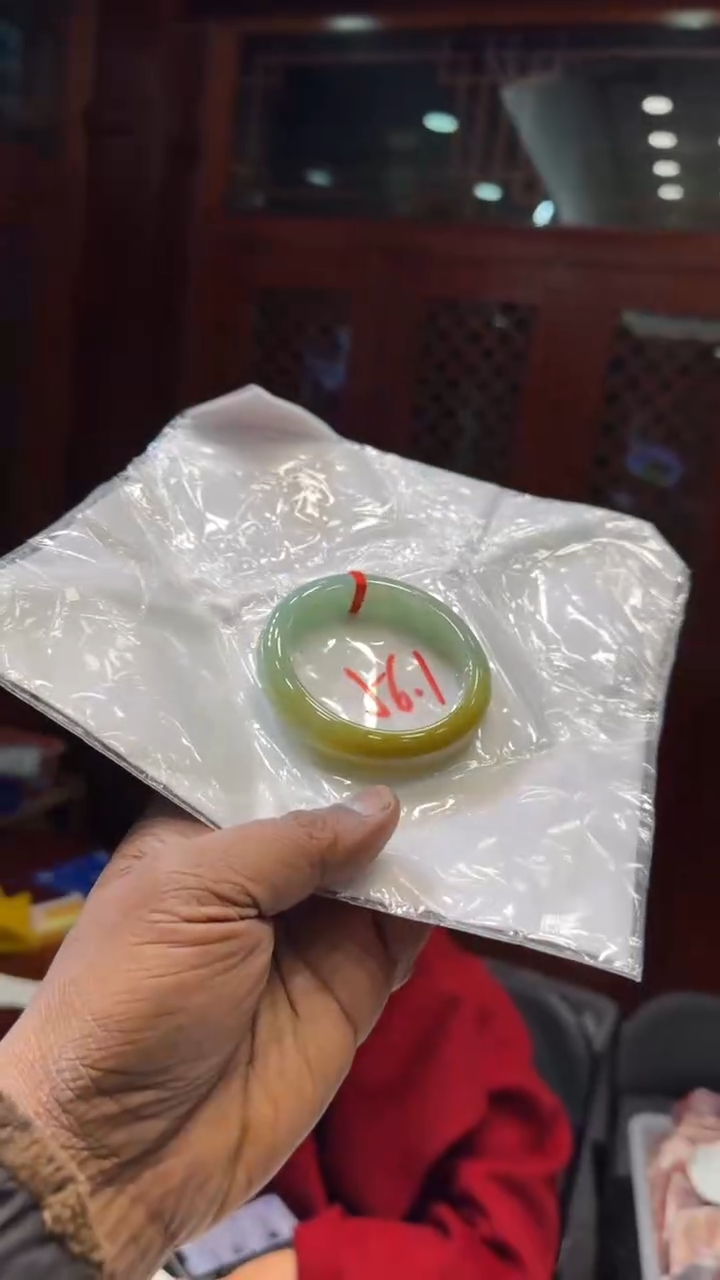 【闪购商品】翡翠手镯未镶嵌手镯