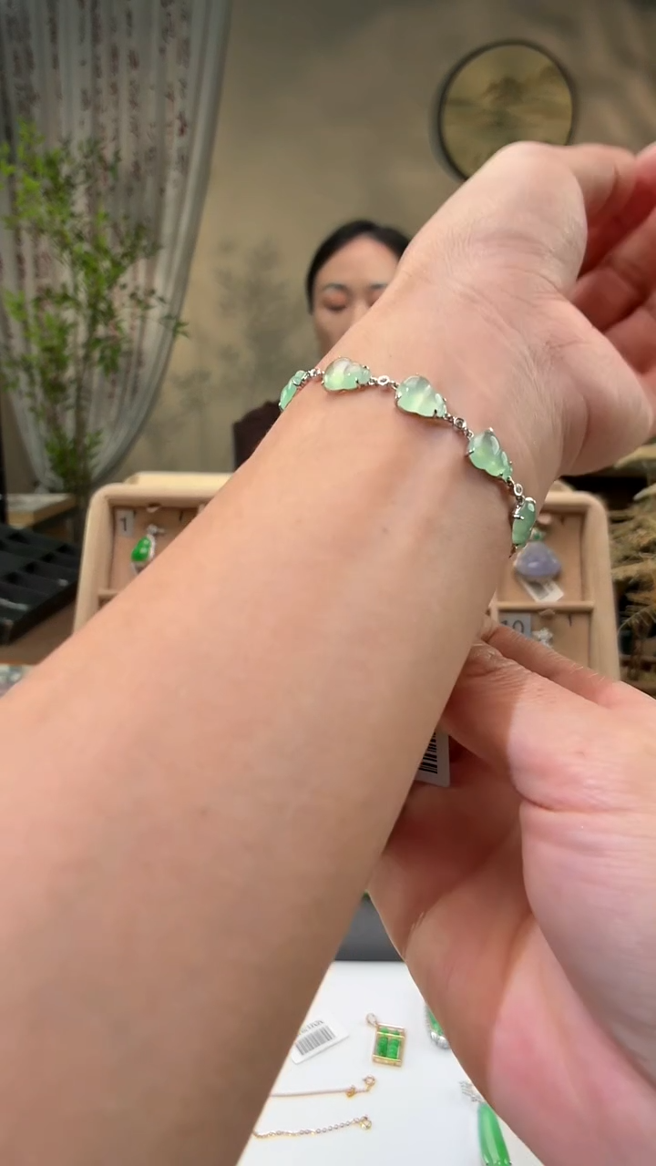 吊坠(不含链)18K金镶嵌翡翠手链