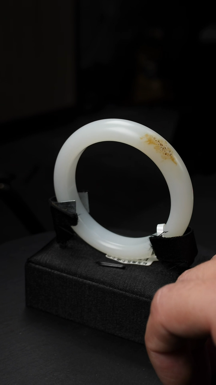 未镶嵌手镯和田玉且末料手镯54.6圈