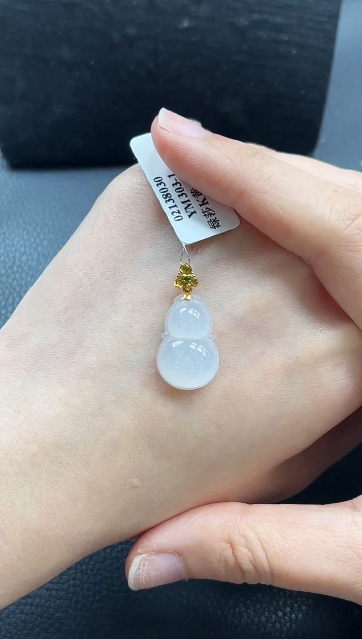 【闪购商品】翡翠颈饰18K金镶嵌葫芦