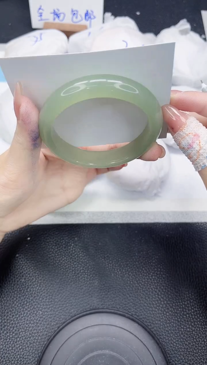 未镶嵌手镯石英质玉122-57.5