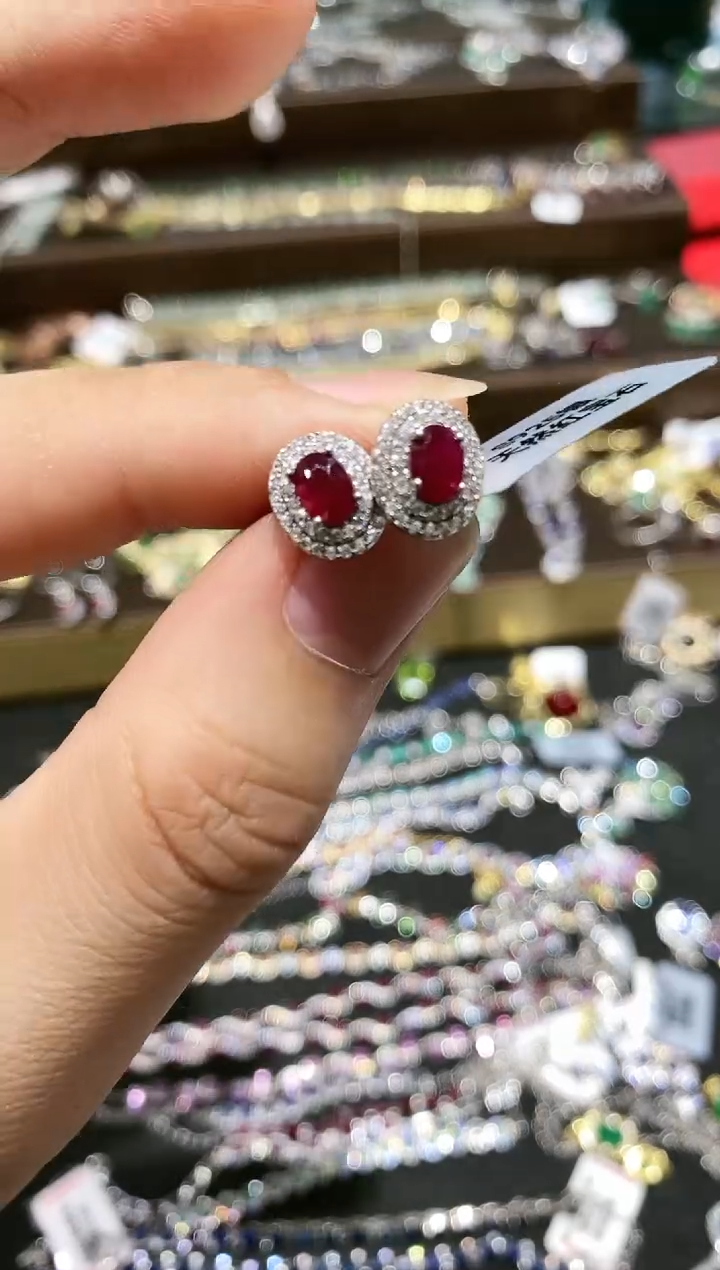 【闪购商品】红宝石耳饰银S925镶嵌耳钉