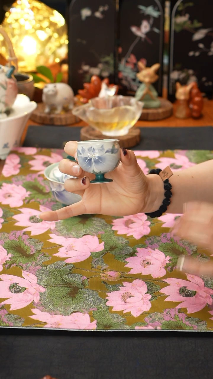 【闪购商品】丘野 魏冉手工手绘小高足主人杯