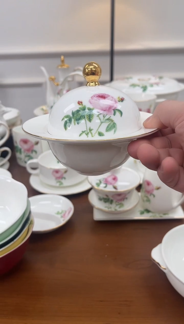 杯圣心玫瑰炖盅骨瓷