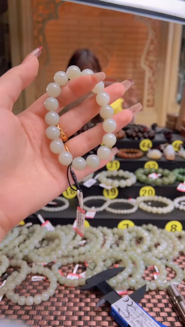 【闪购商品】和田玉手串未镶嵌且末料青白玉卡12手串