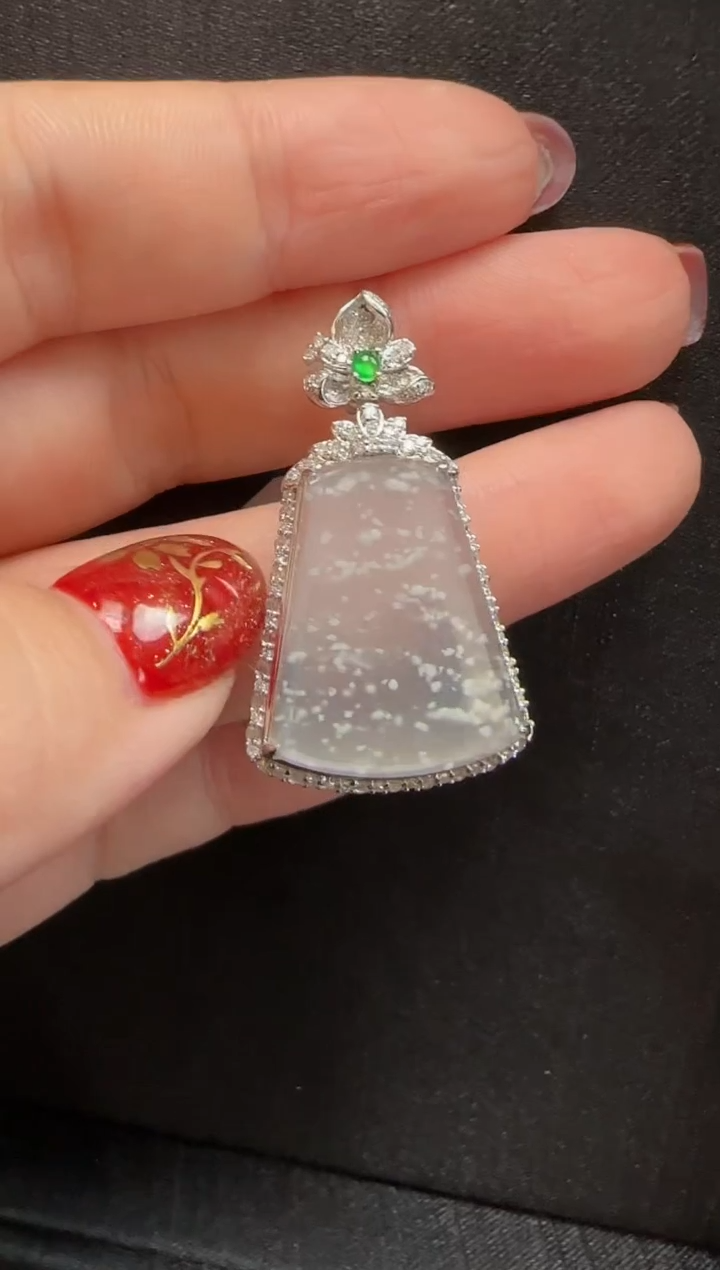 【闪购商品】翡翠颈饰18K金镶嵌958无事牌一个