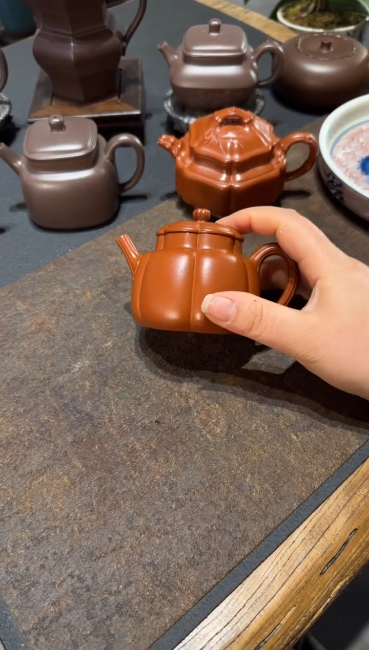 【闪购商品】紫砂茶壶繁花 朱泥