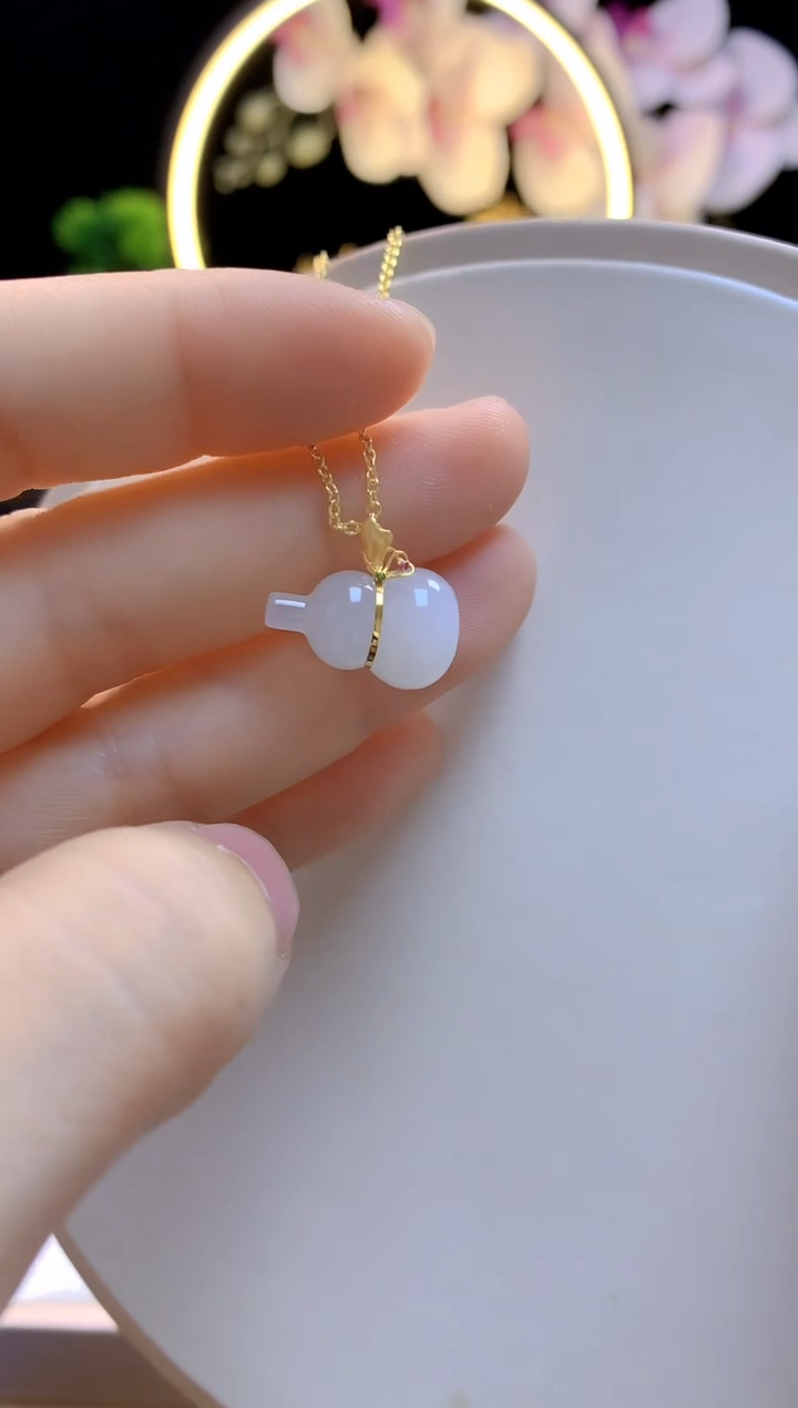 吊坠(赠链)18K金镶嵌和田玉白玉葫芦