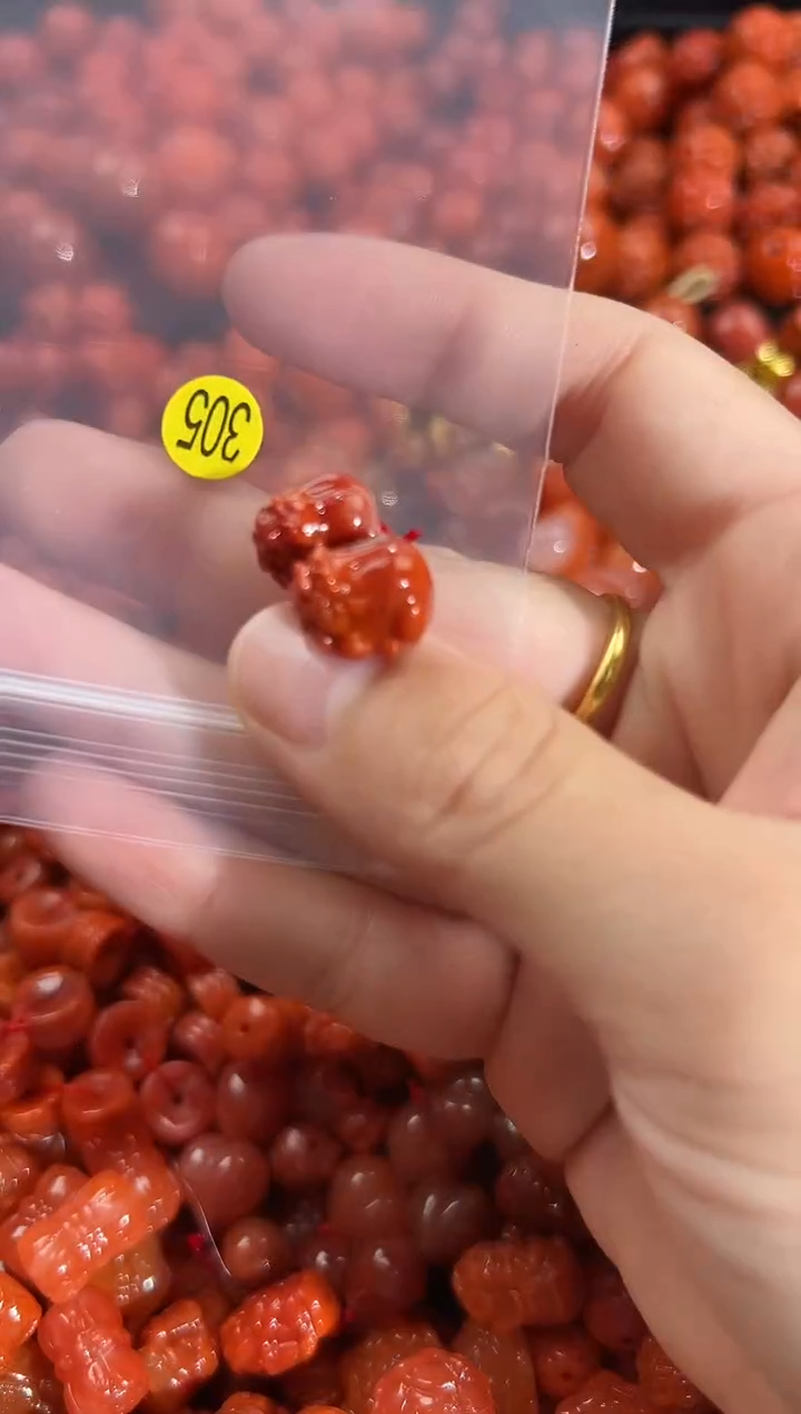 颈饰未镶嵌南红玛瑙1