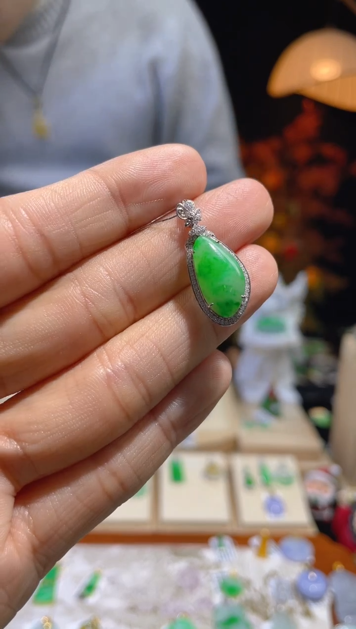 【闪购商品】翡翠颈饰18K金镶嵌假一赔三