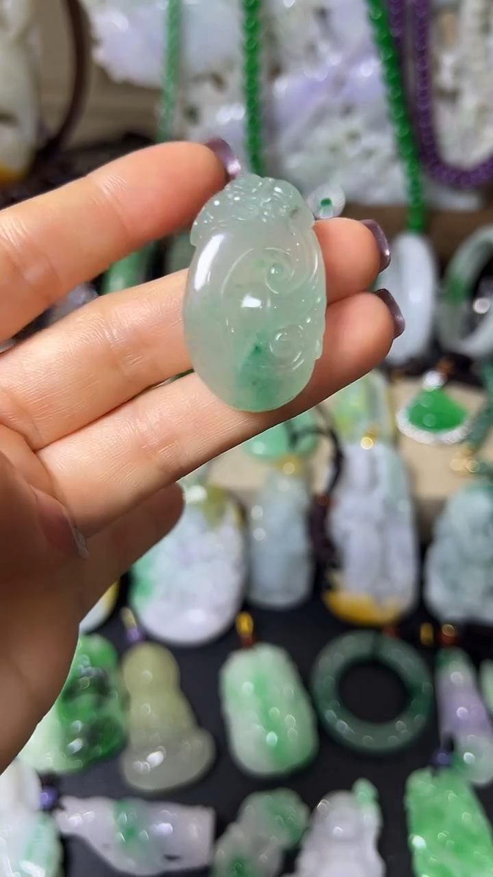 颈饰未镶嵌翡翠如意