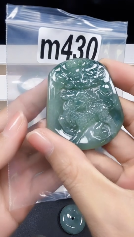 颈饰未镶嵌翡翠天然翡翠吊坠挂件