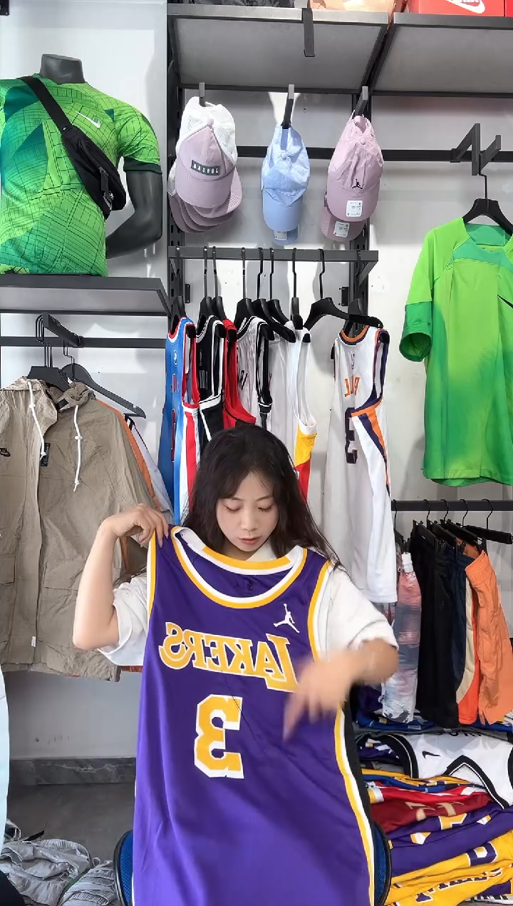 1103   编码 瑕疵款以直播间过款为准 尺码