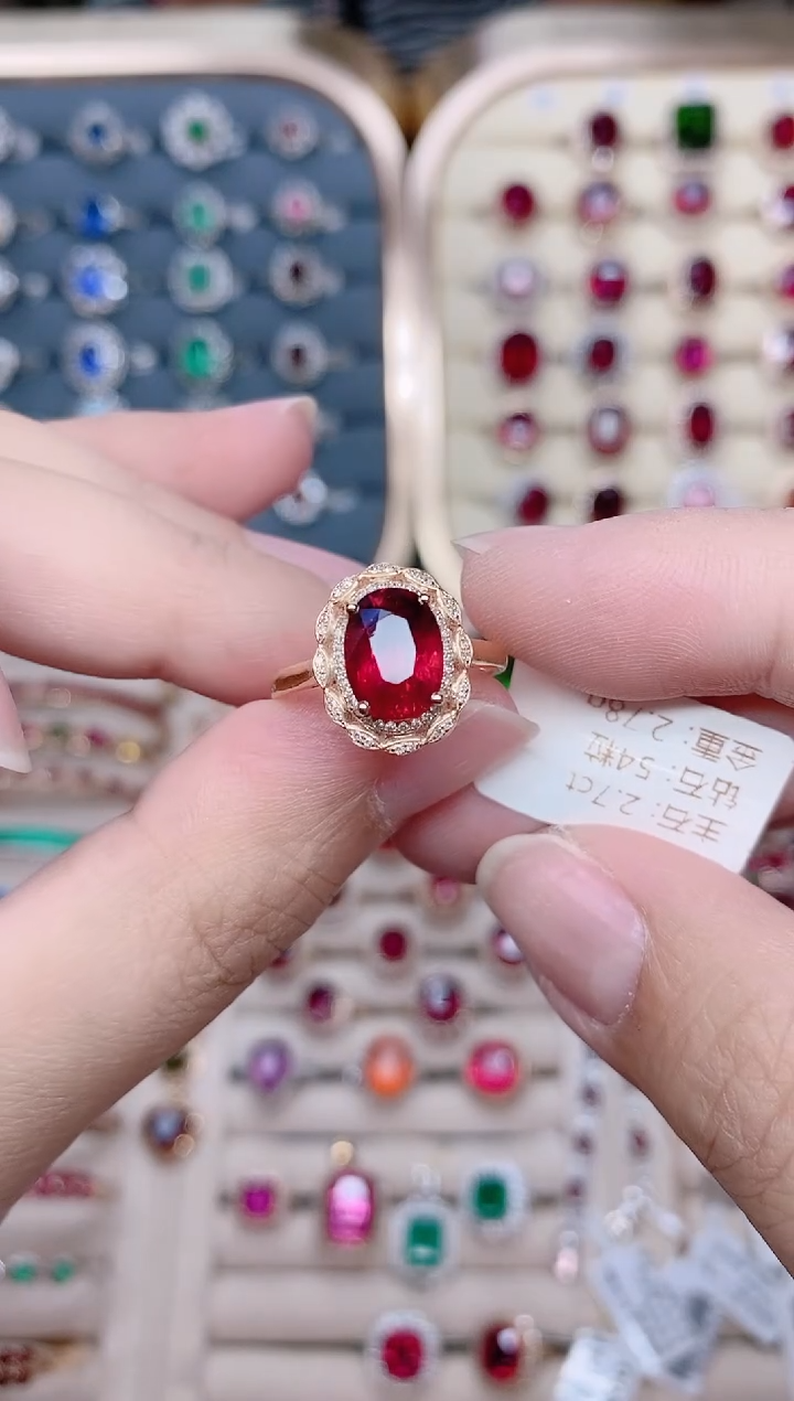 18K金镶嵌碧玺戒指碧玺2.7CT