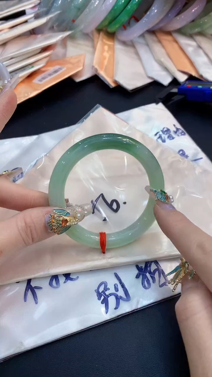 【闪购商品】翡翠手镯未镶嵌0666161595