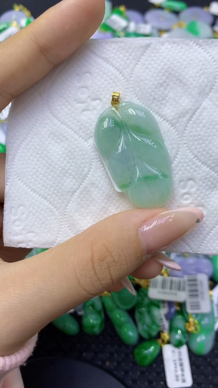 颈饰18K金镶嵌翡翠天然缅甸翡翠A货