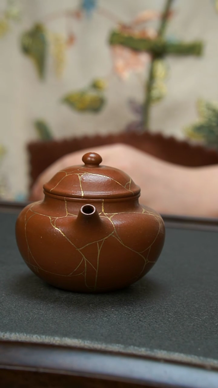 【闪购商品】紫砂茶壶莲子描金壶