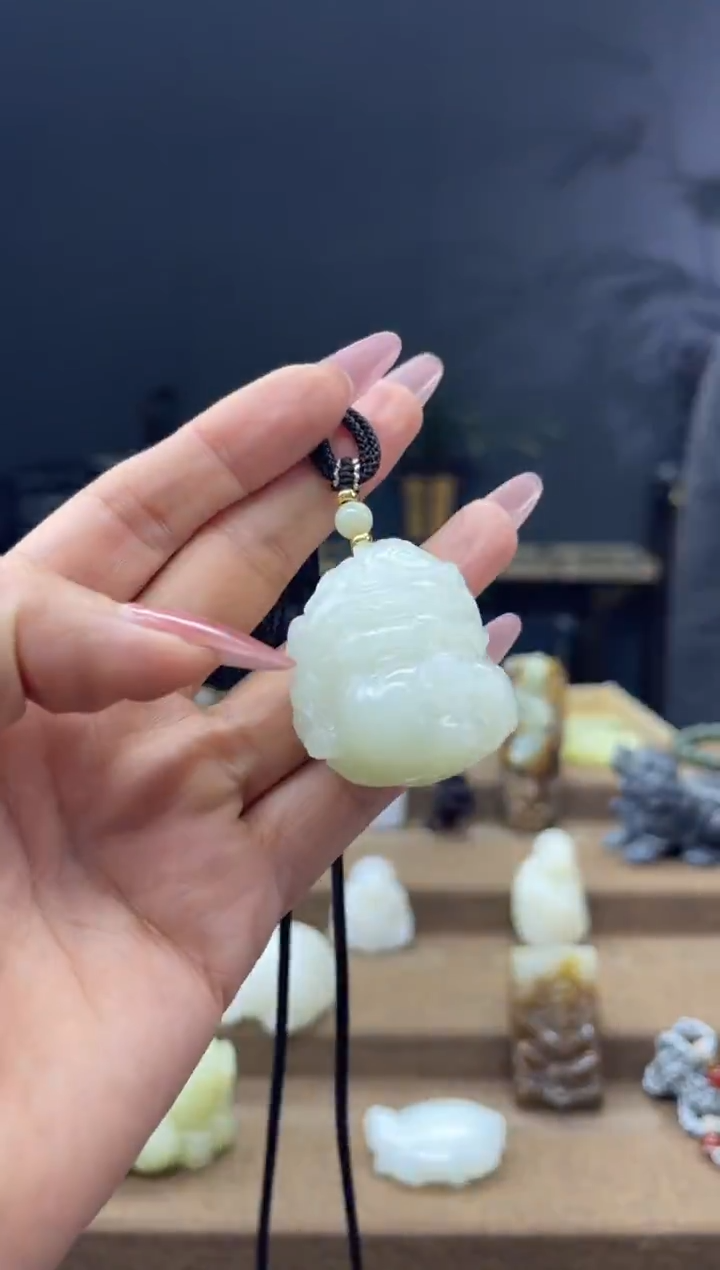 颈饰未镶嵌和田玉1