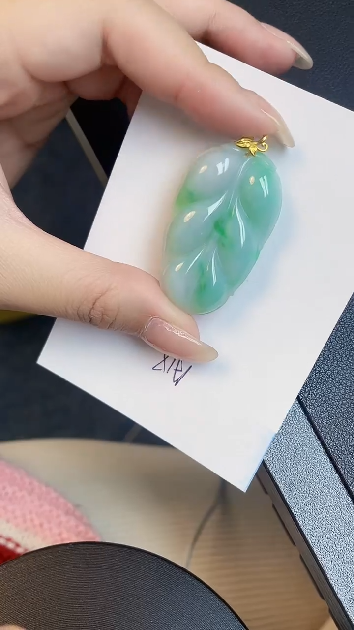 【闪购商品】翡翠颈饰18K金镶嵌00000000