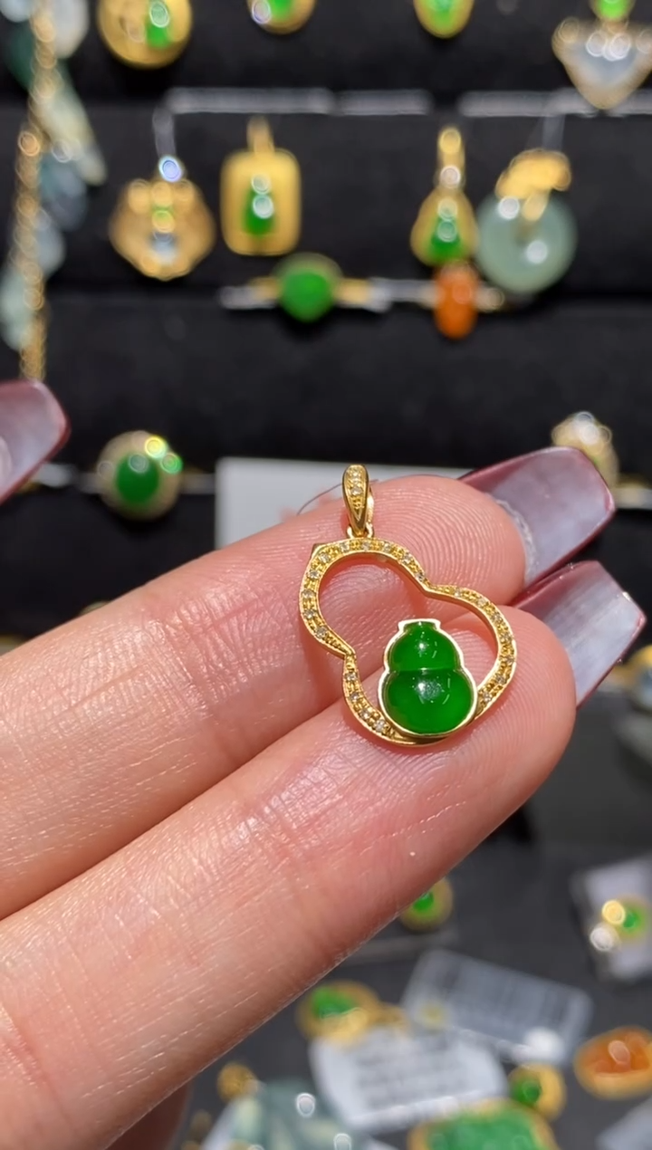 【闪购商品】翡翠颈饰18K金镶嵌吊坠