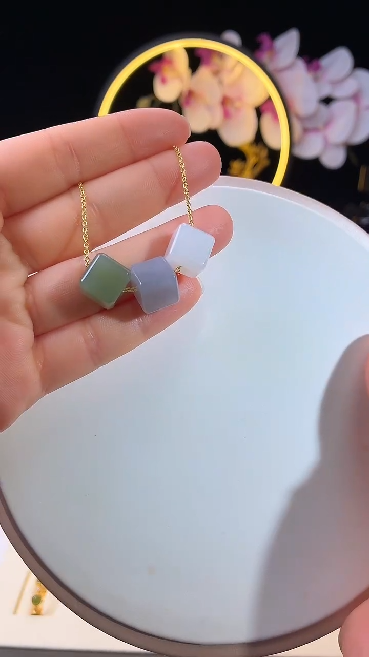 毛衣链未镶嵌和田玉3色小方块