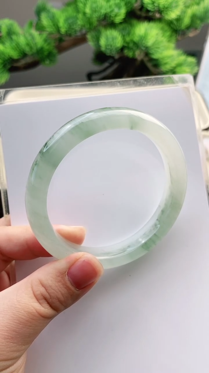 【闪购商品】石英质玉手镯未镶嵌59