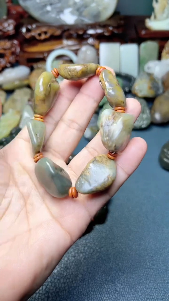 未镶嵌和田玉把件-