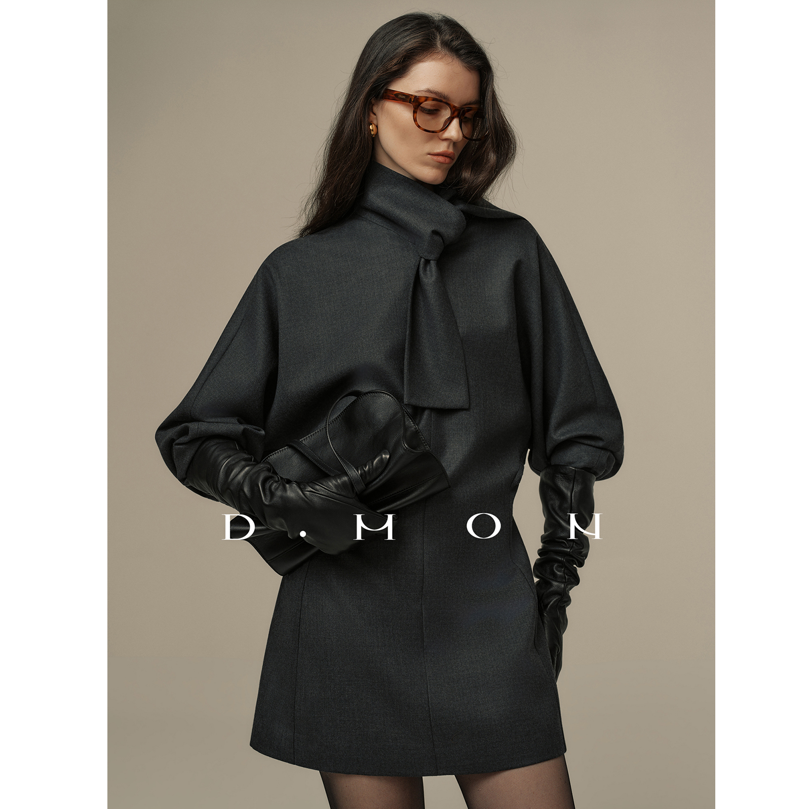 DMON时髦高智大女主_重磅澳毛建筑感解构分割拼接修身连袖连衣裙