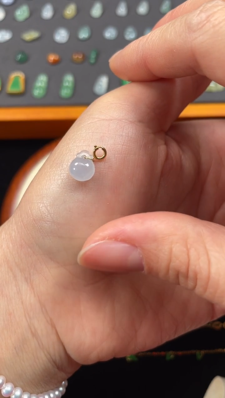 吊坠(不含链)18K金镶嵌翡翠一个  JK640