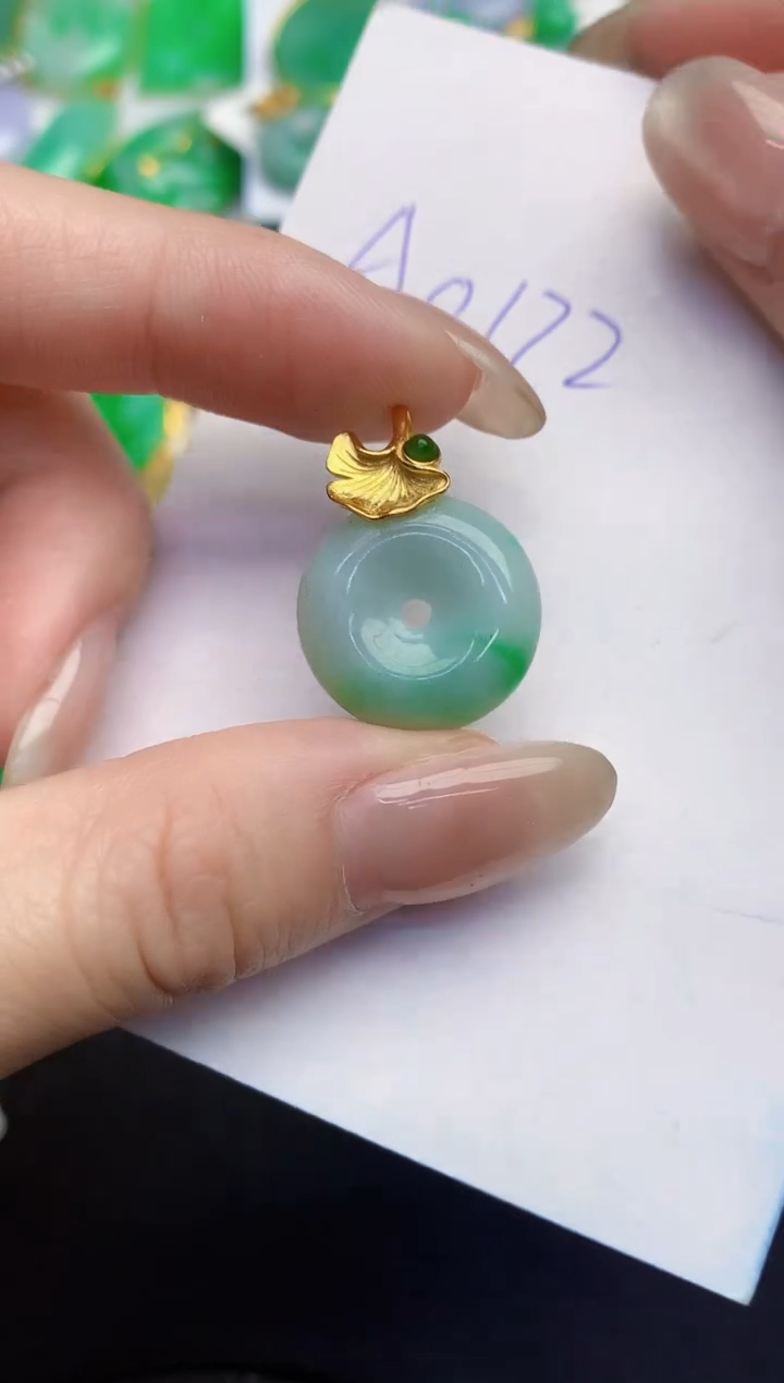 翡翠未镶嵌颈饰缅甸天然翡翠A货