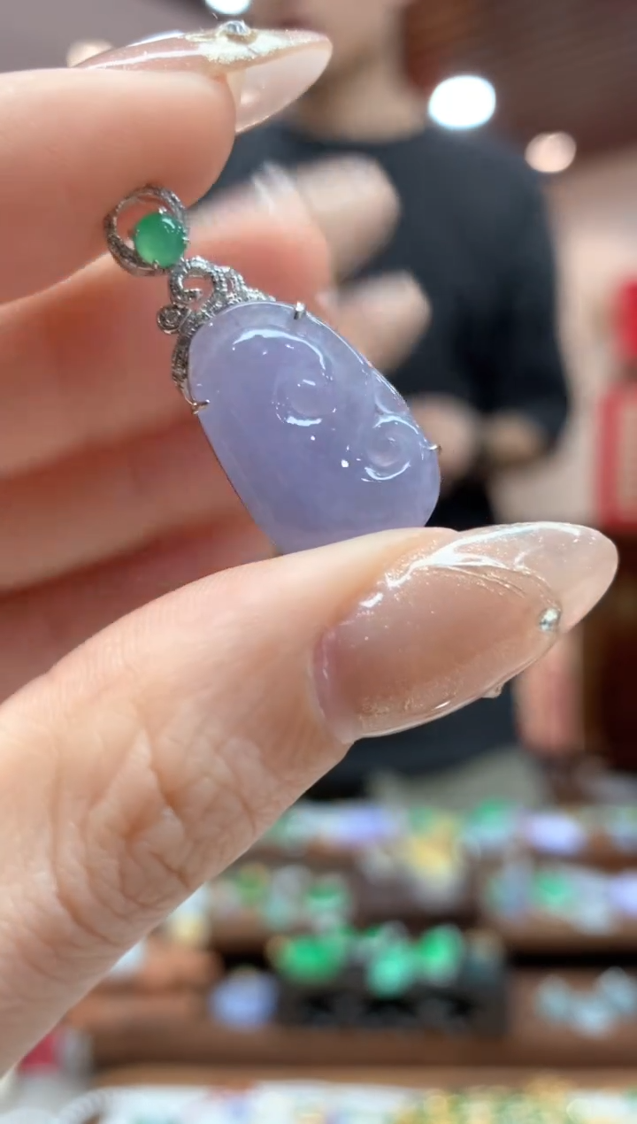 【闪购商品】翡翠吊坠(不含链)18K金镶嵌如意