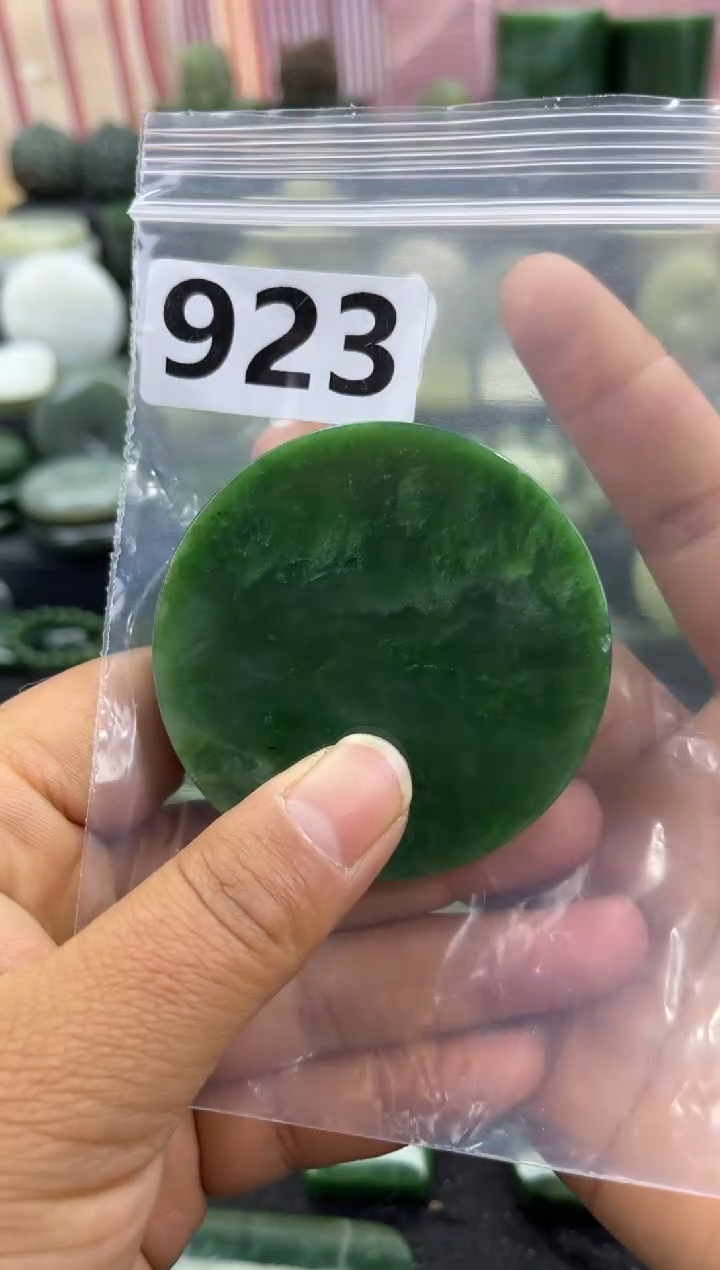 未镶嵌和田玉珠宝半成品镯芯
