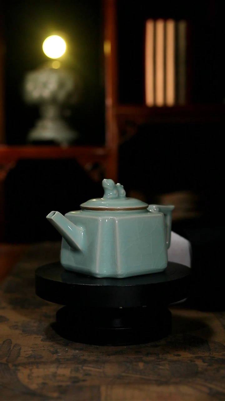 复烧收藏级官窑青釉帝君壶