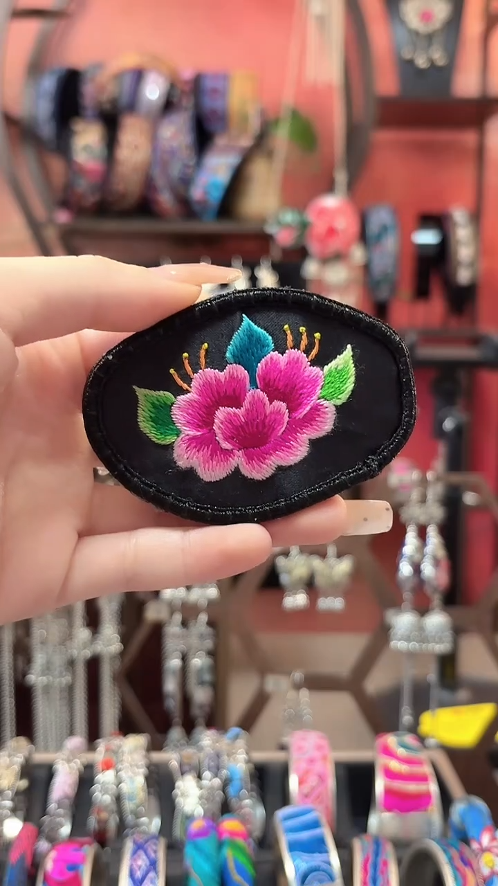 织绣 云织谣民族风精美饰品   170