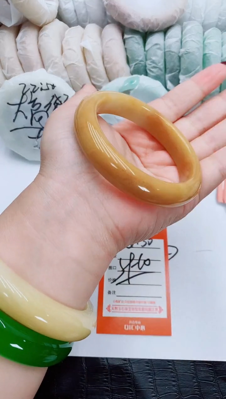 【闪购商品】石英质玉手镯未镶嵌Q130-59-60