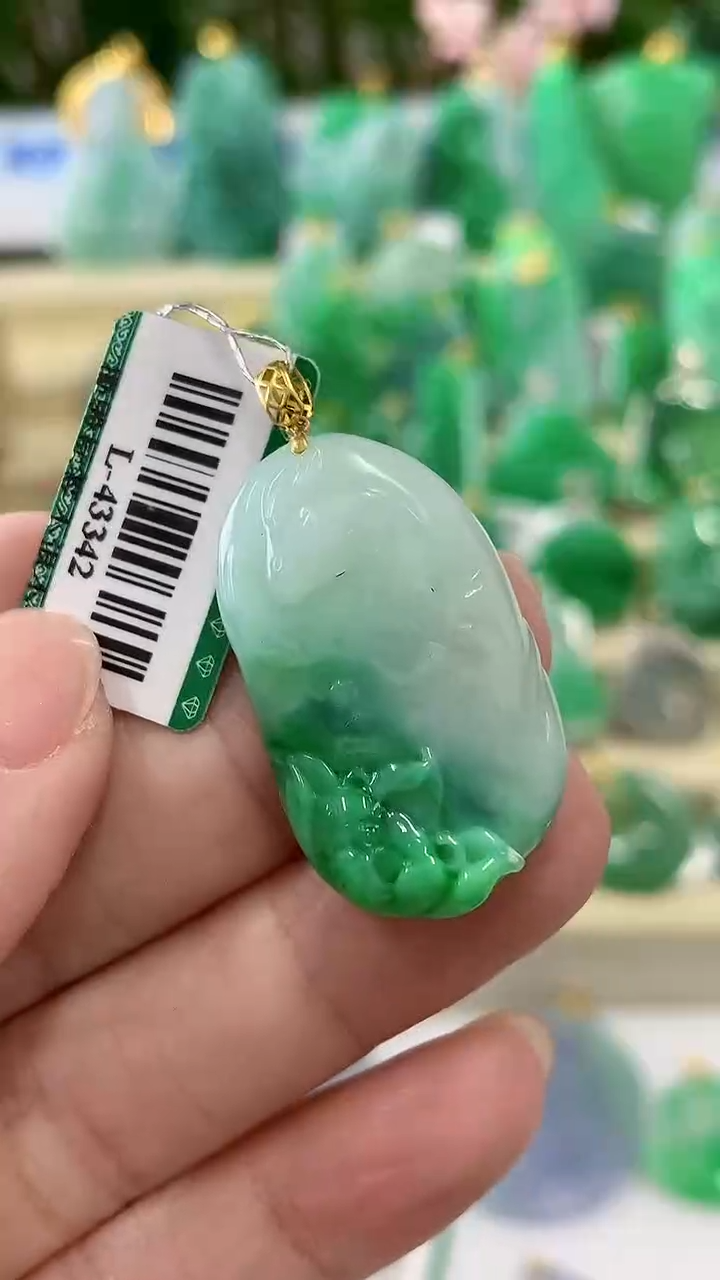 【闪购商品】翡翠颈饰18K金镶嵌挂件