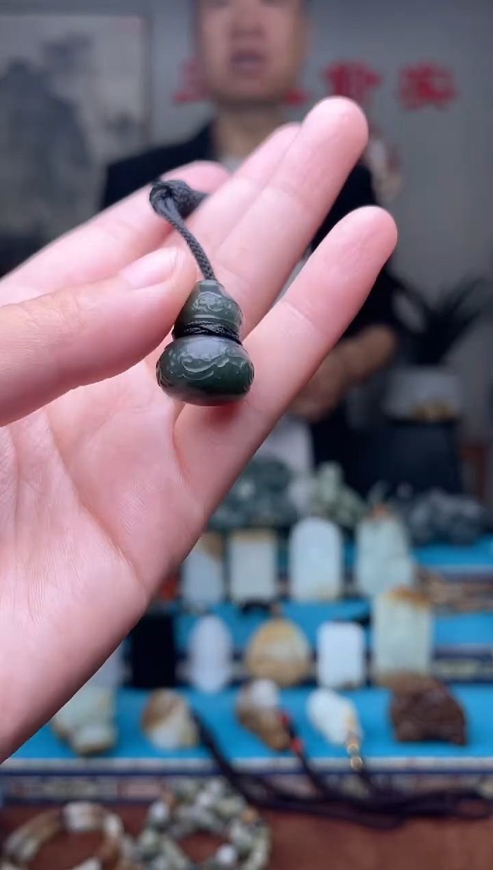 和田玉未镶嵌挂件1