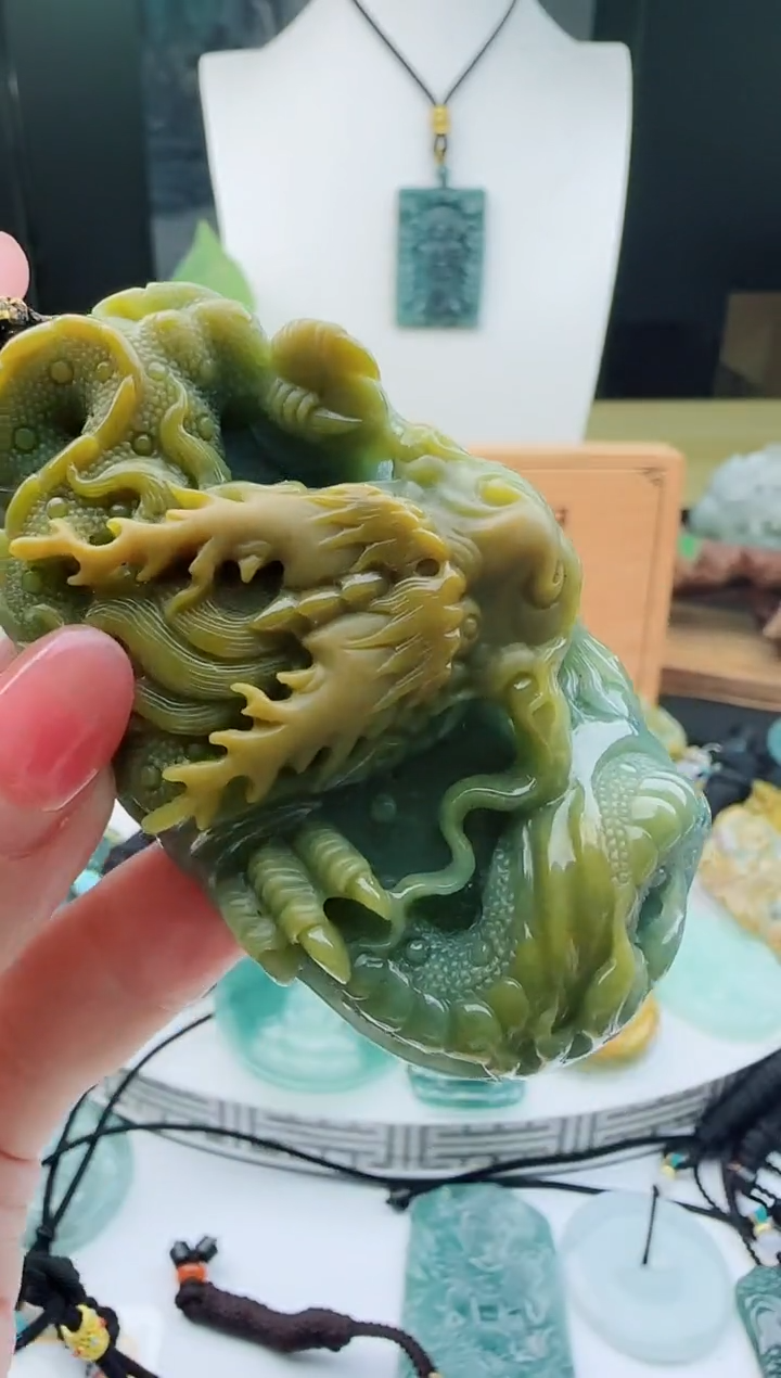 【闪购商品】翡翠颈饰未镶嵌11111111