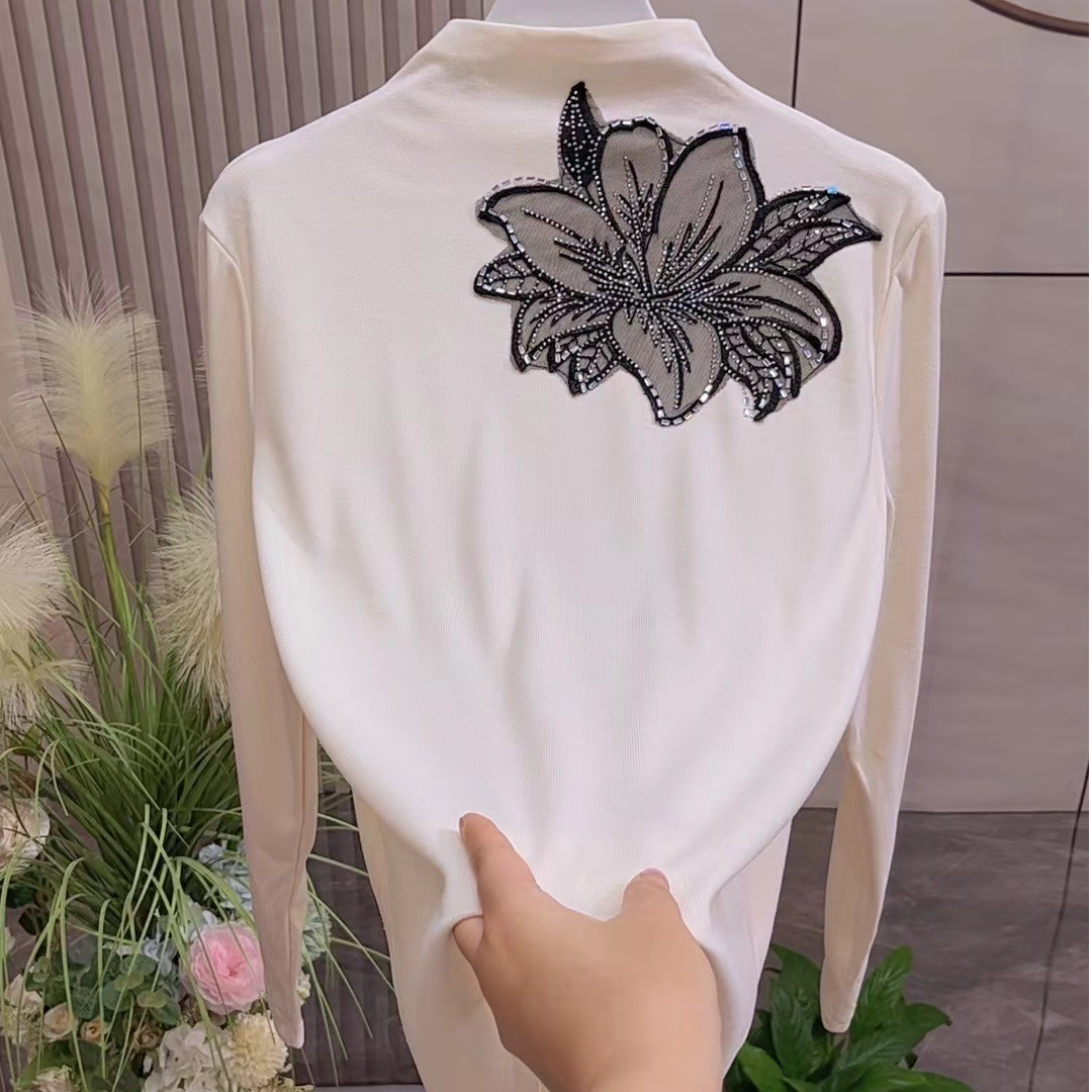 2025冬季新款半高领贴布烫钻设计宽松气质减龄百搭打底小衫