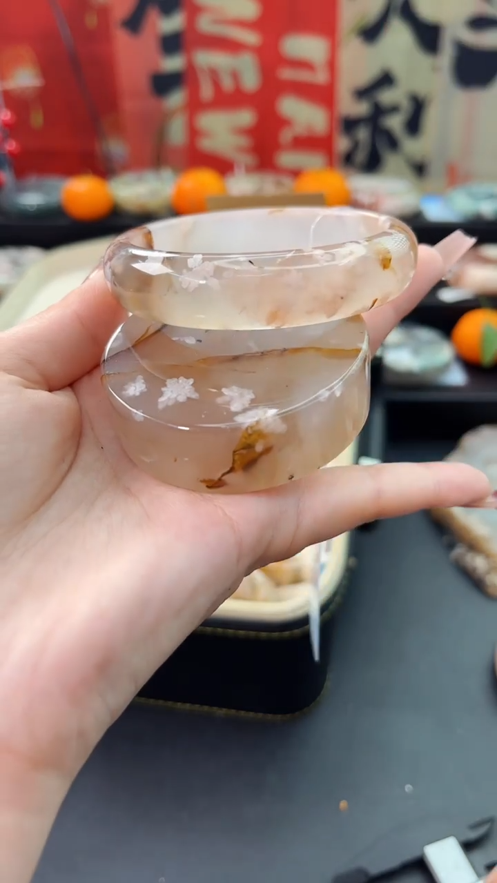 【闪购商品】石英质玉手镯未镶嵌赠送镯心（58圈口）