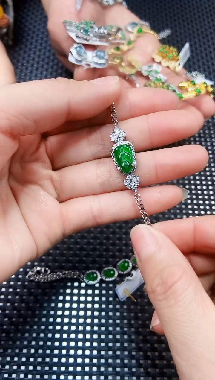 【闪购商品】翡翠手链未镶嵌111111111