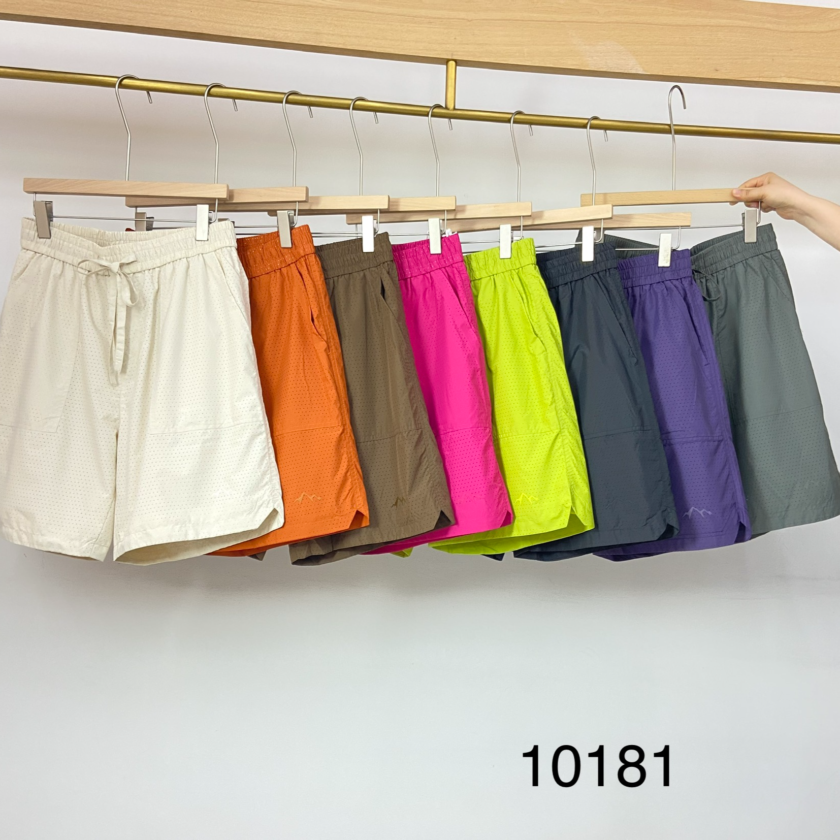 夏季激光打孔透气运动休闲五分短裤10181