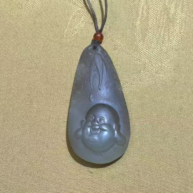 正宗和田玉精品精雕挂件