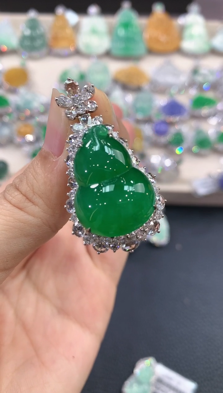 【闪购商品】翡翠吊坠(不含链)18K金镶嵌A28    