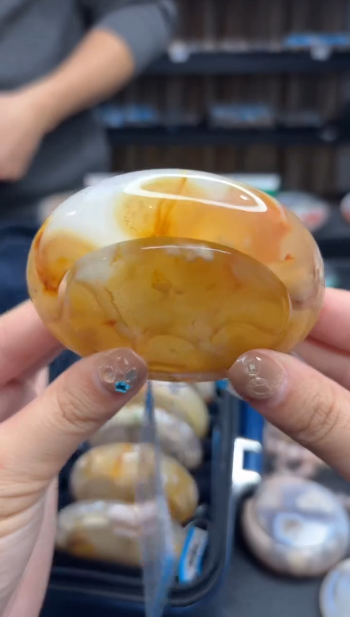 【闪购商品】石英质玉手镯未镶嵌182（58圈赠送镯心）