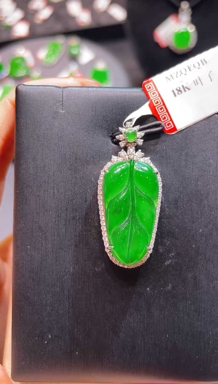 翡翠18K金镶嵌颈饰A89吊坠