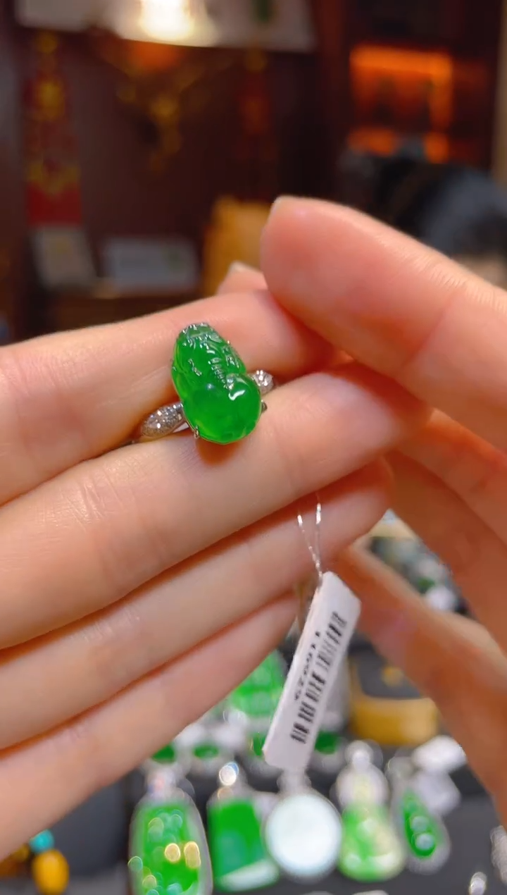 【闪购商品】翡翠戒指18K金镶嵌116929天然A货翡翠貔貅戒指