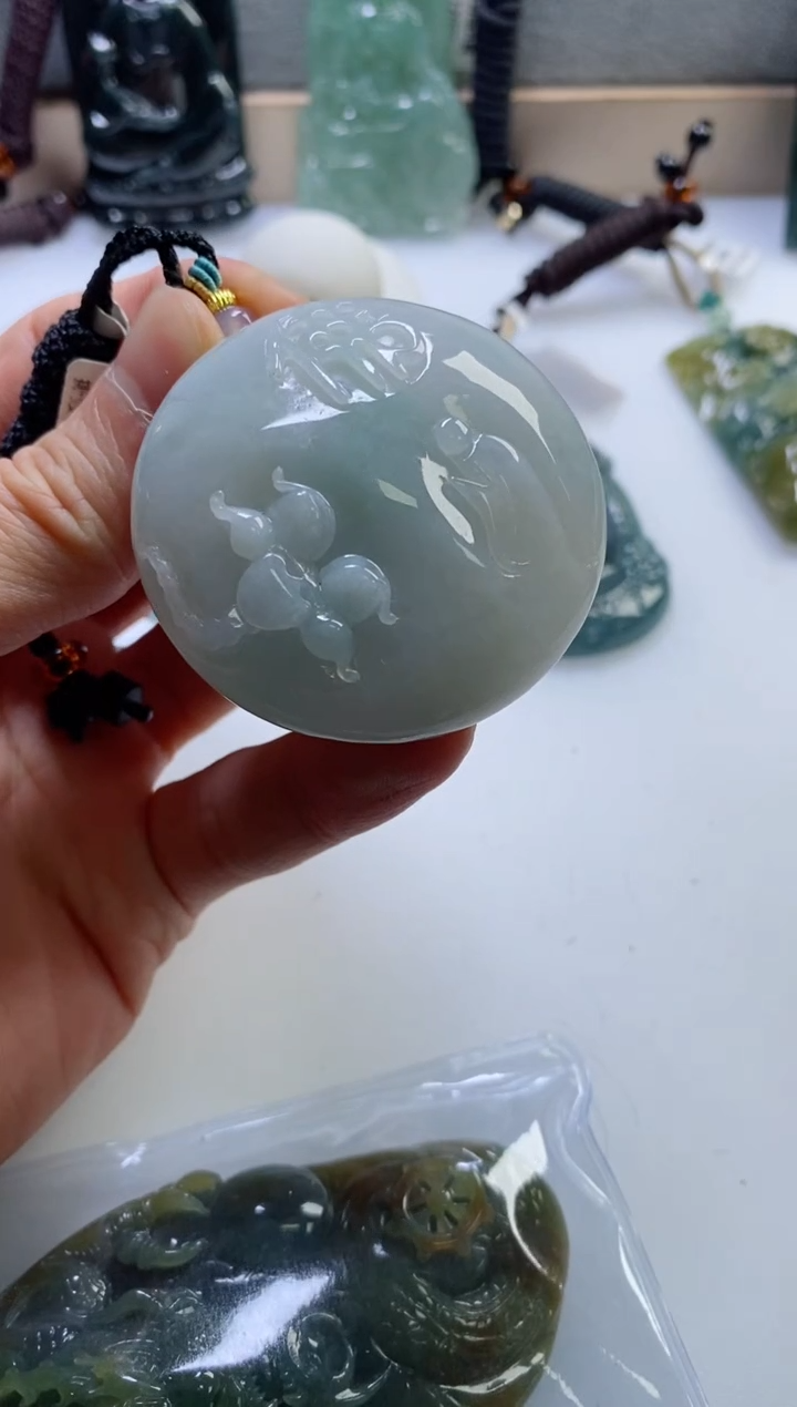 【闪购商品】翡翠挂件未镶嵌            