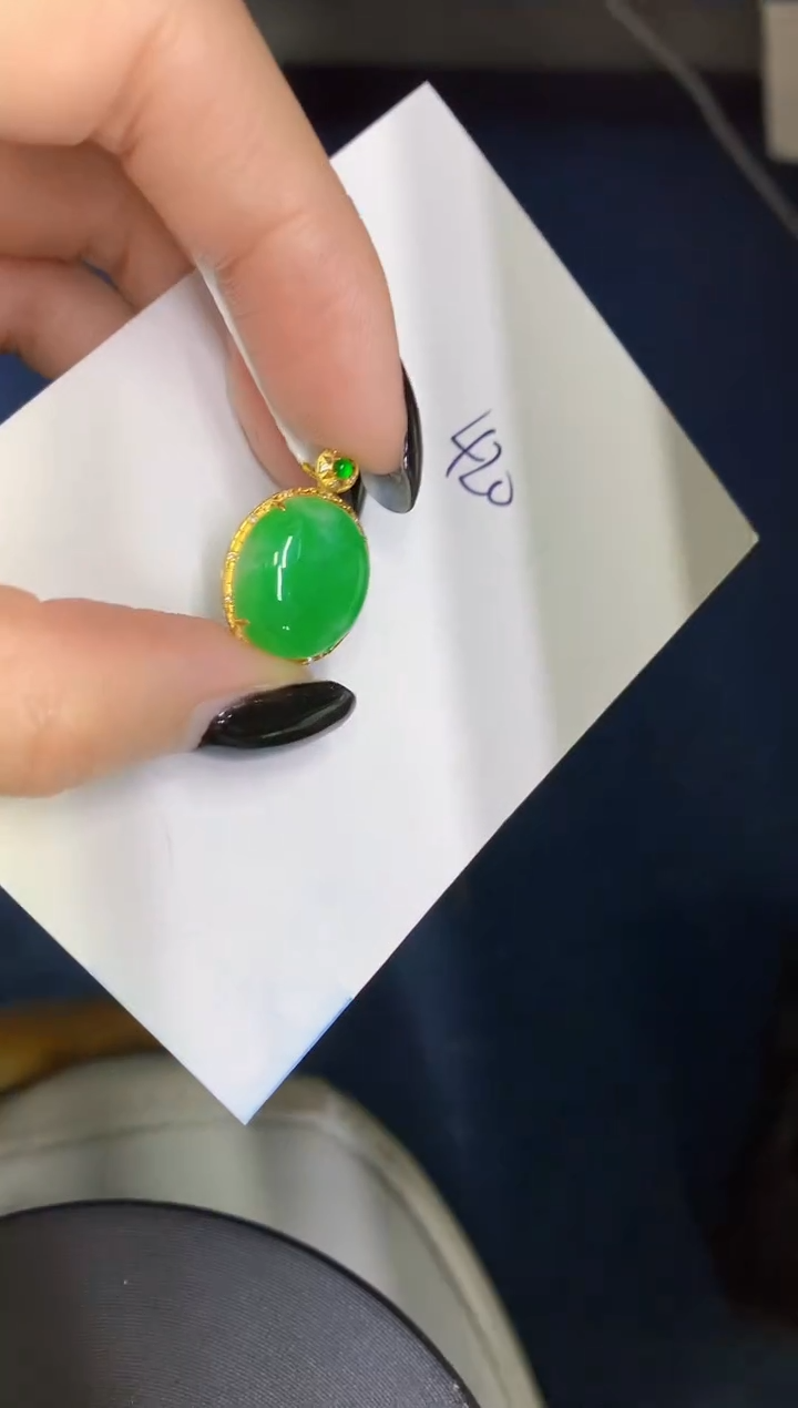 【闪购商品】翡翠18K金镶嵌颈饰0000000000