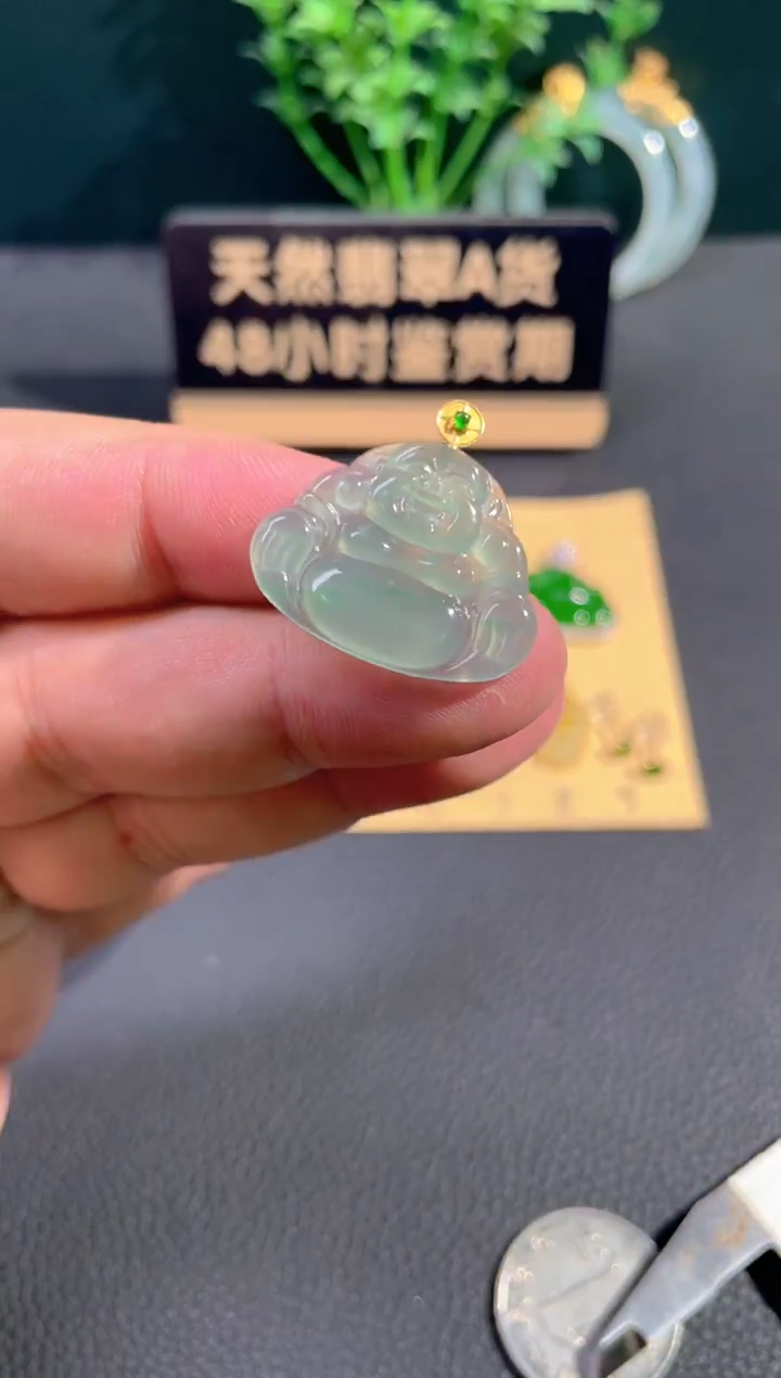 颈饰18K金镶嵌翡翠翡翠